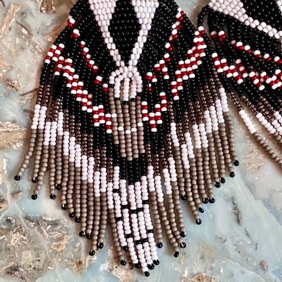 NWT Deepa Gurnani Luxe Beaded Chandeliers - Picture 11 of 16